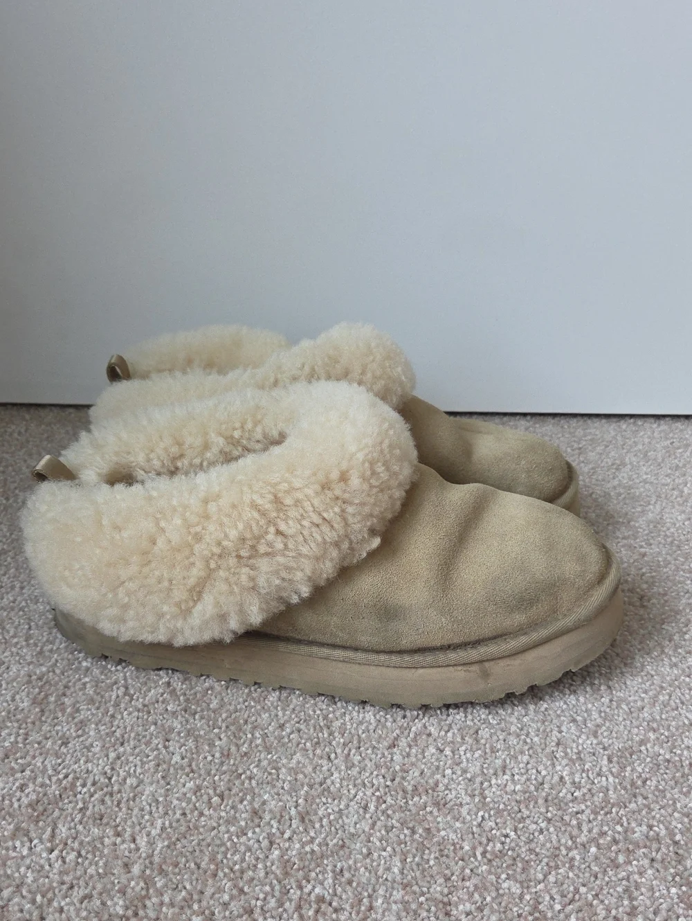 UGG Kids' Tazzelle Genuine Shearling Collar Slipper